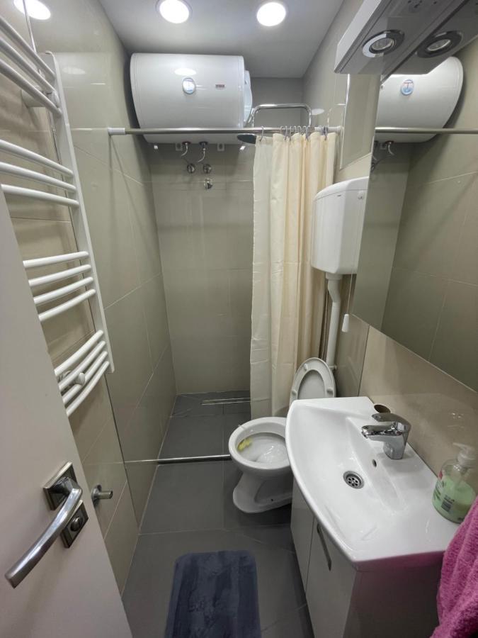 Heet Apartment Belgrad Exteriör bild